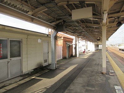 東富山駅画像