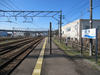 倶利伽羅駅側