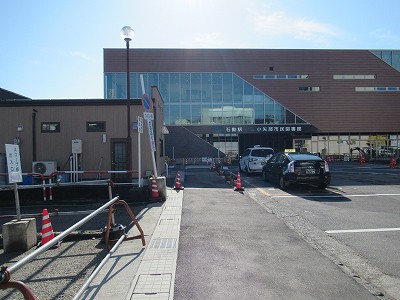 正面から