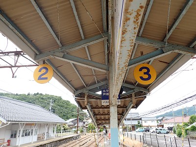�i�������w�摜