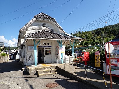 �����w�摜