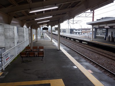 �z�O�ԓ��w�摜