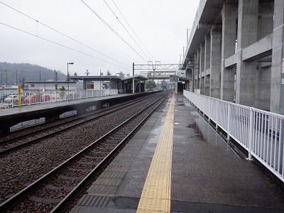 �z�O�ԓ��w�摜