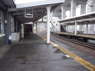 �z�O�ԓ��w�摜