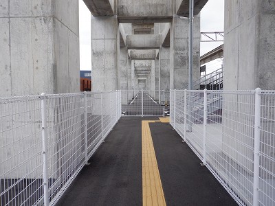 �z�O�ԓ��w�摜