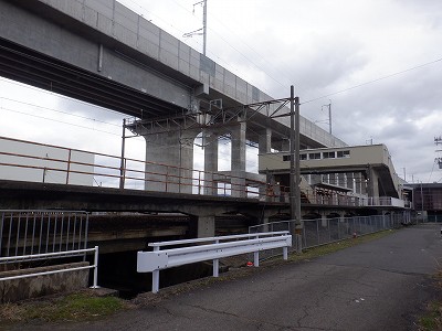 �z�O�ԓ��w�摜