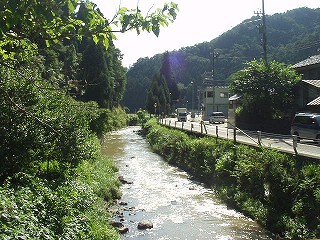 川