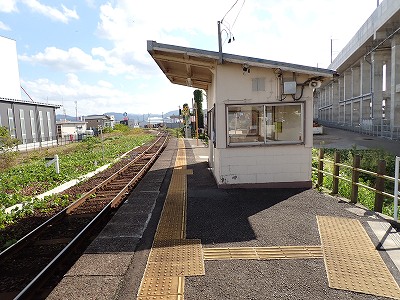 �z�O�ԓ��w�摜