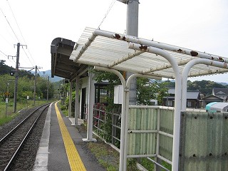 鳥居駅駅舎