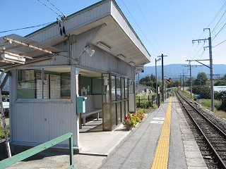 下山村駅駅舎