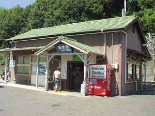 通津駅駅舎