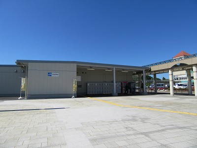 加賀温泉駅駅舎