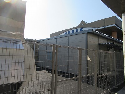 駅入口