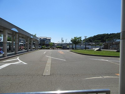 西出口