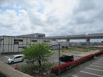 東口