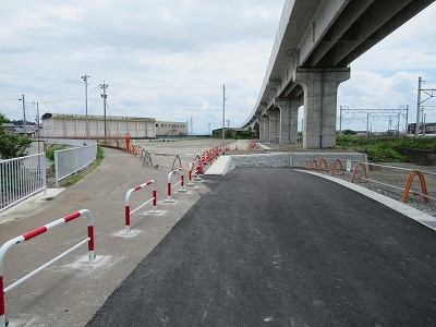 丸岡駅側
