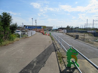 丸岡駅側