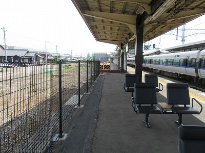 細呂木駅側
