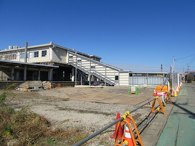 丸岡駅側