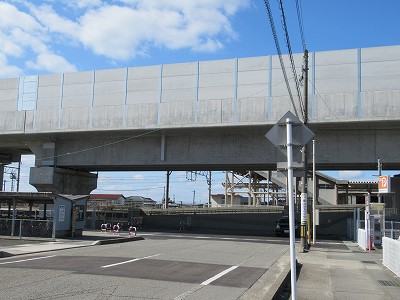 東口