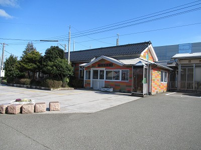 駅舎付近