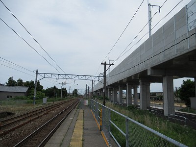 松任駅側