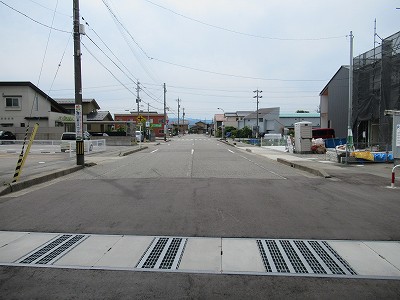 東口