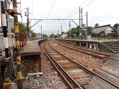 中加積駅画像