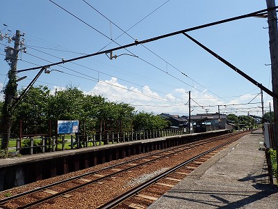 中加積駅画像