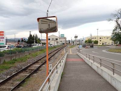 �k�����w�摜