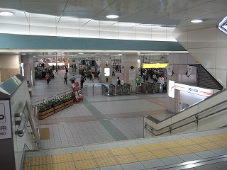 改札口