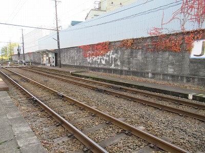 高岡駅方面のホーム