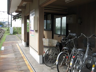 待合室内