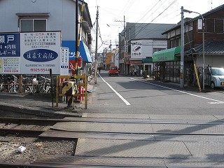 踏切より