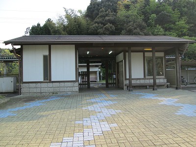 四所駅駅舎