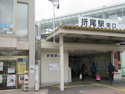 東口