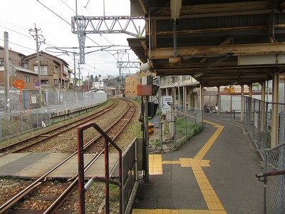 駅舎へ