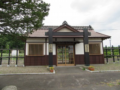 山越駅駅舎