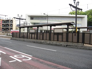 銭座町電停構内