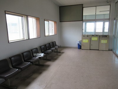 待合室内