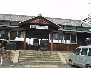 櫟本駅駅舎
