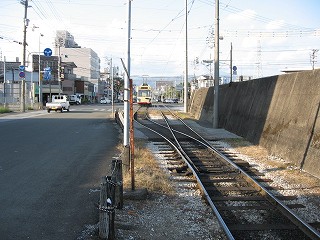 桟橋車庫前方面