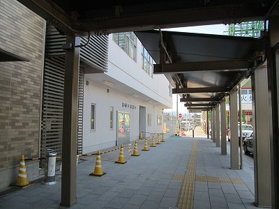 駅入口