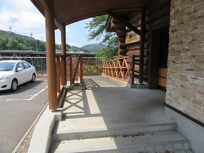 駅入口