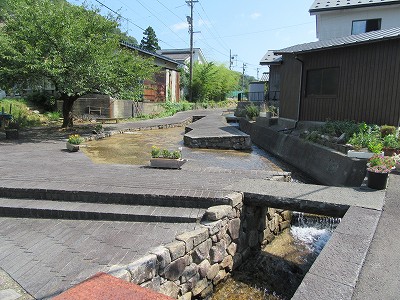 町へ