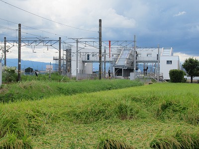 東富山駅側