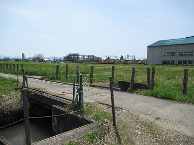 東口