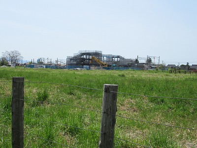 東口