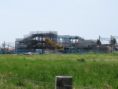 東口