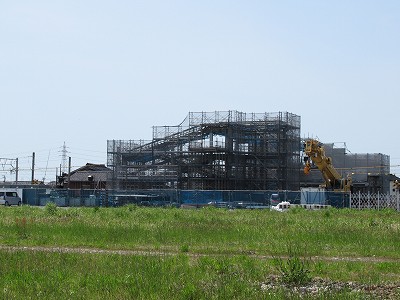 東口